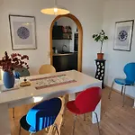 Apartmán Birds Eye Mountain View At Balcony, Parking Free, New Kitchen, Renovated Bathroom *