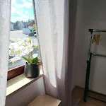Birds Eye Mountain View At Balcony, Parking Free, New Kitchen, Renovated Bathroom Apartmán *